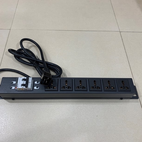 Thanh Phân Phối Nguồn Điện PDU 1U Rack Universal 6 Way UK Outlet Có MCB Công Suất Max 20A to C20 Plug Power Cord 3x1.5mm² Length 2.5M