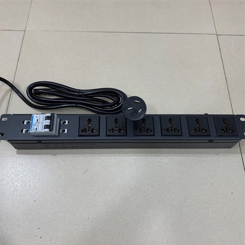 Thanh Nguồn Điện PDU 1U Rack Universal 6 Way UK Outlet Có MCB Công Suất Max 20A to China GB2099 Plug Power Cord Length 3x1.5mm² Length 2.5M