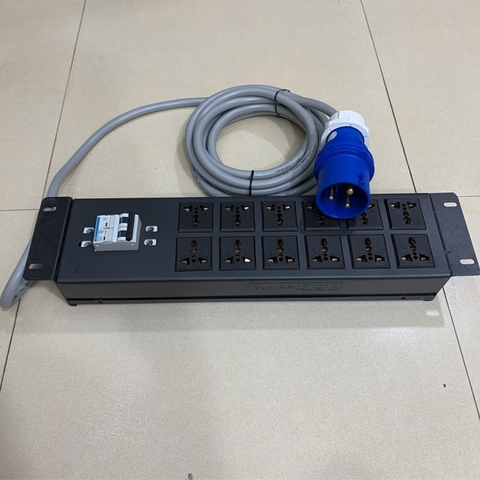 Thanh Nguồn Lắp Ngang PDU 2U Rack 19 12 Way Universal UK Outlet Có MCB Công Suất Max 32A 250V to IP44 IEC309-2 Plug Power Cord 3x4.0 mm² Length 5M