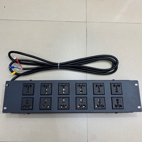 Thanh Nguồn Điện PDU 2U Rack Universal 12 Way UK Outlet Công Suất Max 20A