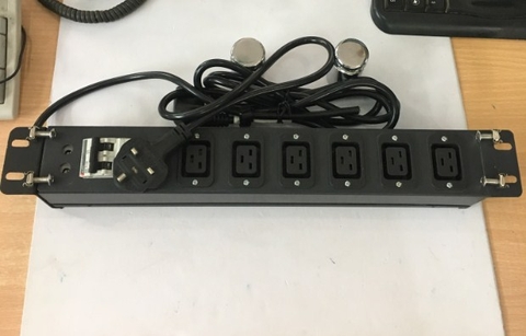 Thanh Phân Phối Nguồn Điện Máy Chủ PDU 1U Rack Moun 19 6 Way IEC C19 Socket BHW-T4 1P C32 MITSUBISHI UK Plug Input Power Plug With Power Cord BS1363 UK 13A 250V 3x1.5mm² Cable Length 2.5M