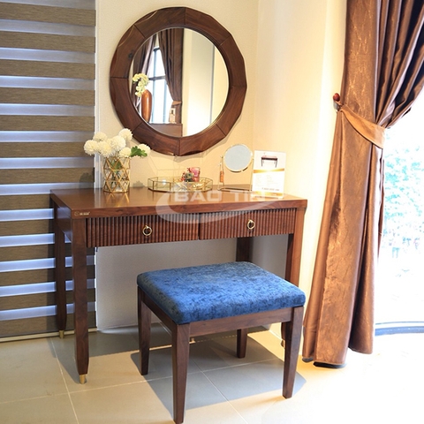 Bàn trang điểm 04