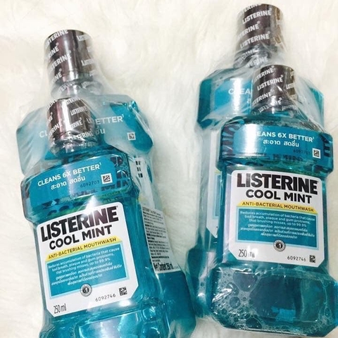 Bộ đôi nước súc miệng diệt khuẩn Listerine Cool Mint