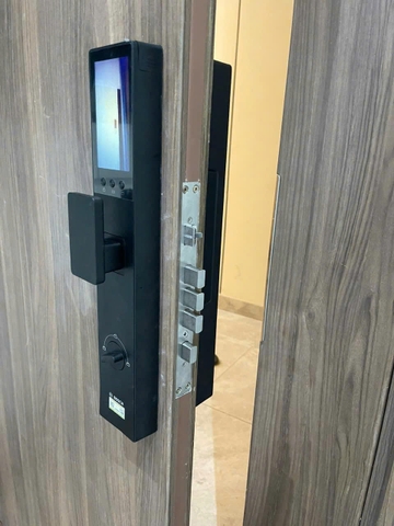 Khóa Điện Tử BOSCH FU30 PLUS ĐEN