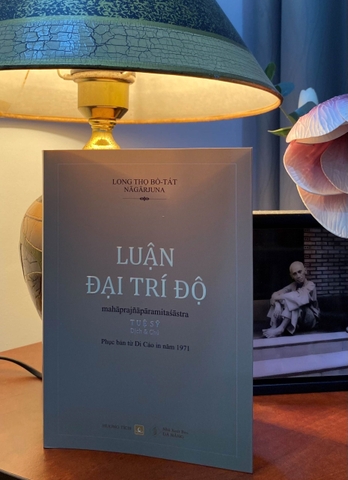Luận Đại Trí Độ (Tuệ Sỹ dịch từ bản chữ Hán của Kumārajīva, 1971)