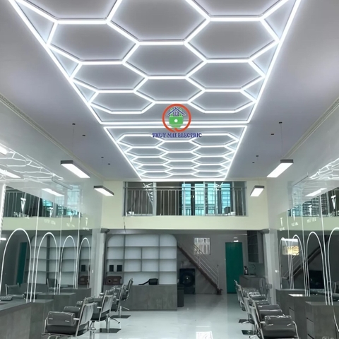 Đèn LED Tổ Ong Garage Ô Tô Chăm Sóc Xe