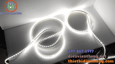 led-day-ngoai-troi-boc-nhua-kosoom-2835-sieu-sang