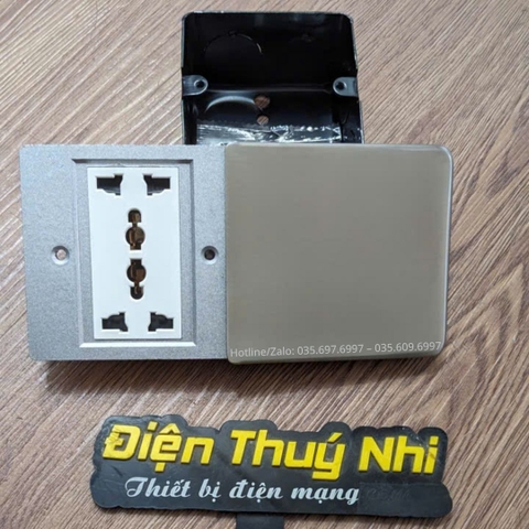 Ổ Âm Sàn Mở Trượt TNE2-AST1-1 Chứa 3 Thiết Bị
