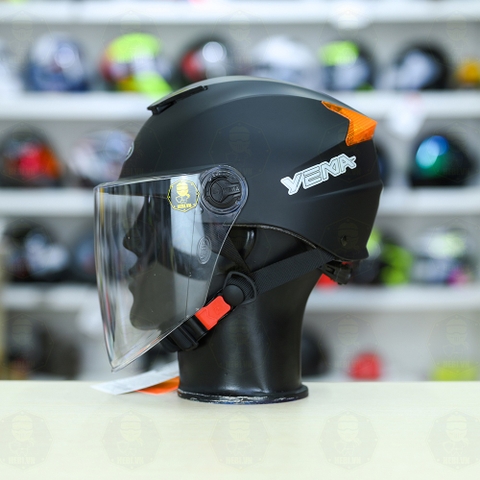 Mũ 1/2 Yema Có Kính Chắn FREESIZE - Đen Mờ