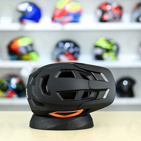 Nón POC P18 2022 FREESHIP - Đen Cam Nhám