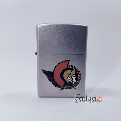 Zippo 2000 - XVI la mã Satin Chrome Chủ đề đội khúc côn cầu Ottawa Senators (New)