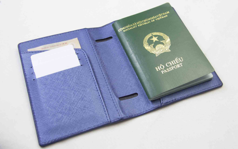 Ví Passport Da Thật: Sự Lựa Chọn Hoàn Hảo Cho Những Chuyến Đi