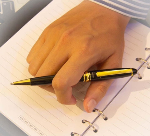 Bút Bi Giá Rẻ: 1 Sự Lựa Chọn Hoàn Hảo Cho Mọi Nhu Cầu Viết Lách