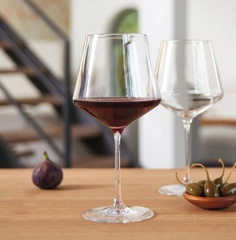 Rượu Burgundy là gì? Cách uống rượu Burgundy đúng chuẩn