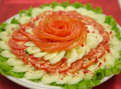 Salad cà chua dưa chuột / đĩa
