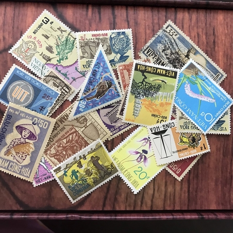 Bộ tem sưu tầm 20 tem Việt Nam xưa