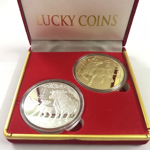 Cặp Xu Úc Hình Con Trâu Vàng Bạc Tặng Hộp Nhung