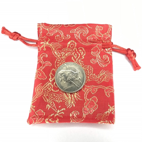 Xu con Trâu 1 piso của Philippines tặng túi gấm