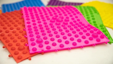 Thảm gai nhựa hình chữ nhật