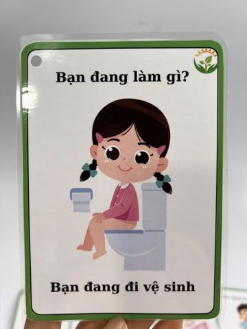 Học liệu Bé đang làm gì