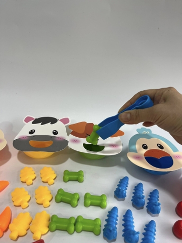 Bộ tập gắp Con gì ăn gì