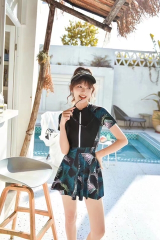 Bộ bơi nữ cộc đen, liền chân váy xanh lá