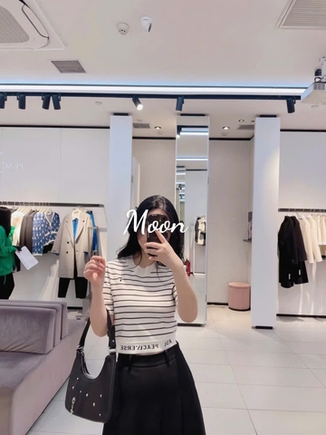 Áo Croptop Dệt Chữ RSE