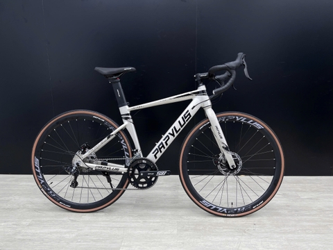 Xe đạp đua PAPYLUS PR760MAX: khung Nhôm nhẹ không mối hàn. Groupset SENSAH R7 tay đề lắc. Phanh đĩa. Líp thả. Cối nổ - Siêu Hot 2026