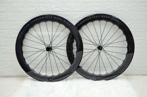 Cặp bánh vành carbon PRINCETON 6560 (Đen trắng) Phanh ĐĨA, đùm bạc đạn, cao 6,5cm, căm 24/24H, MÃ SP: VCPD6