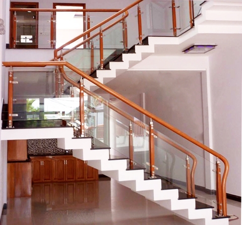 Báo giá cầu thang kính cường lực 