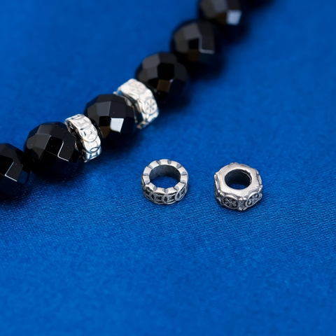 Charm bạc chặn hạt họa tiết đồng xu
