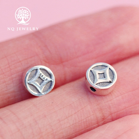 Charm bạc xỏ ngang hình đồng tiền