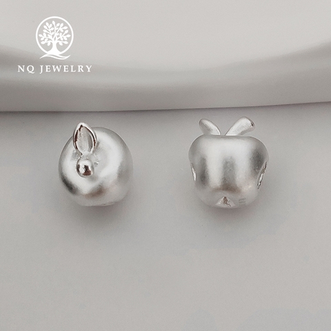 Charm bạc trái táo APPLE xỏ ngang