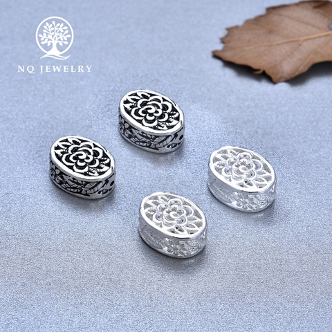 Charm bạc hình trái soan xỏ ngang