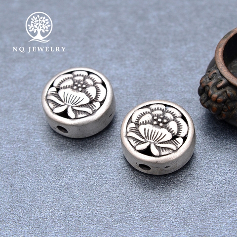 Charm bạc hình tròn hoa sen xỏ ngang