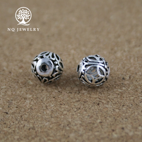 Charm bạc hình cầu hoa văn đồng tiền xỏ ngang