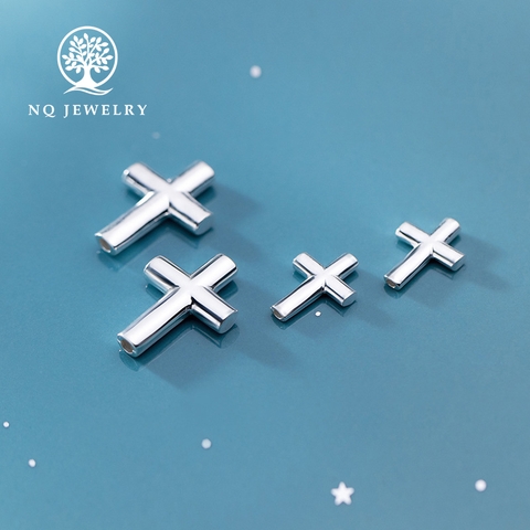 Charm bạc thánh giá xỏ ngang kiểu