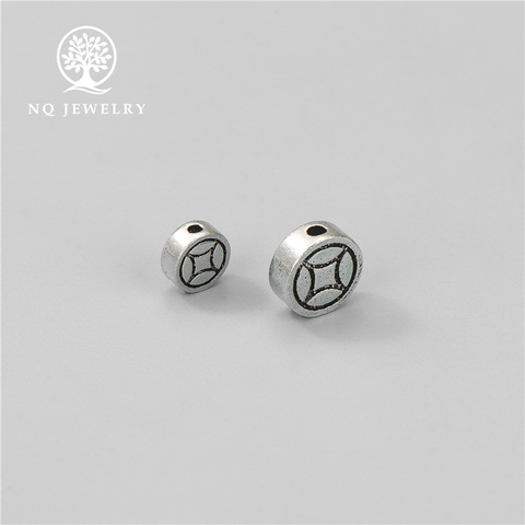 Charm bạc xỏ ngang họa tiết đồng tiền
