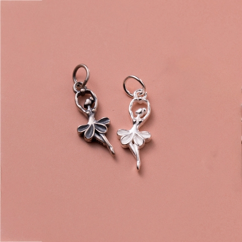Charm bạc người múa bale treo
