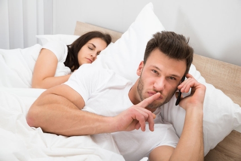 Ngoại Tình Xuất Phát Từ Tư Tưởng Gì? Những Dấu Hiệu Cảnh Báo Sớm Ở Người Yêu
