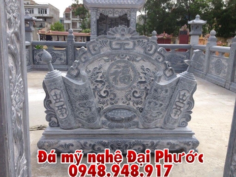 cuốn thư đá đặt trong khu lăng mộ đá
