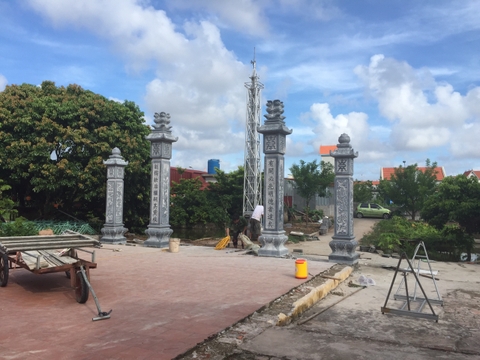 cột cổng đá nhà thờ họ Doãn tại Nam Định