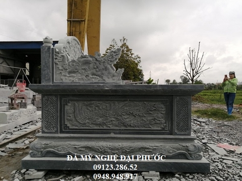  Mặt hông mộ tổ tam sơn đá xanh rêu