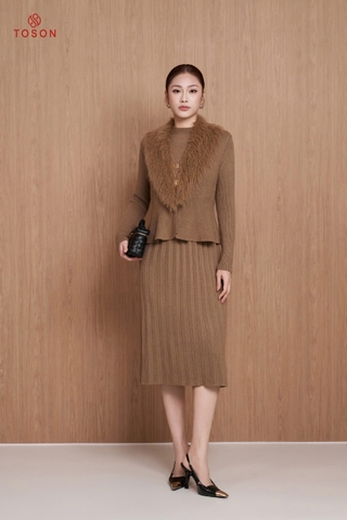 B6704 - Bộ len cổ lông: Gile + Đầm (Freesize)