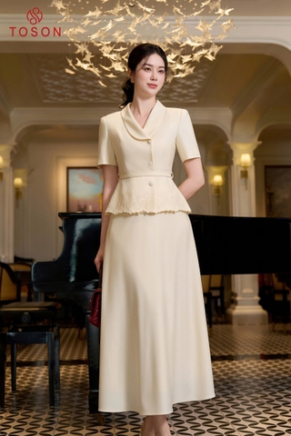 B1391E76 - Bộ denim kem: Gile gấu thêu hoa+ C.Váy xòe