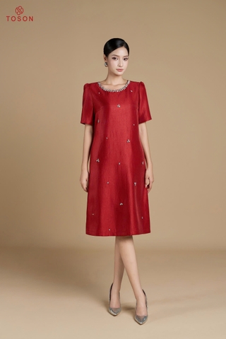 49033D66 - Đầm suông tapta đỏ ánh kim đính cườm TT