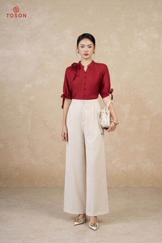 14047D95 - Áo lụa tơ đỏ, cổ đính hoa