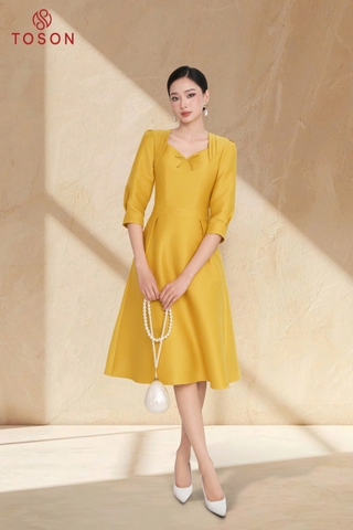43863V93 - Đầm tafta vàng dáng xòe.