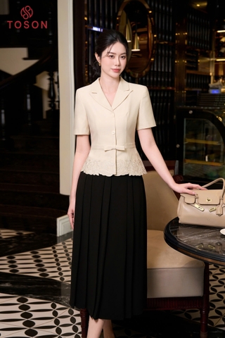 19113E66 - Áo ký giả kem, gấu thêu hoa bô đê