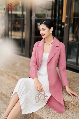 99002P34 - Áo dạ lông cừu hồng, dáng dài, mí gân cửa tay đính trang trí